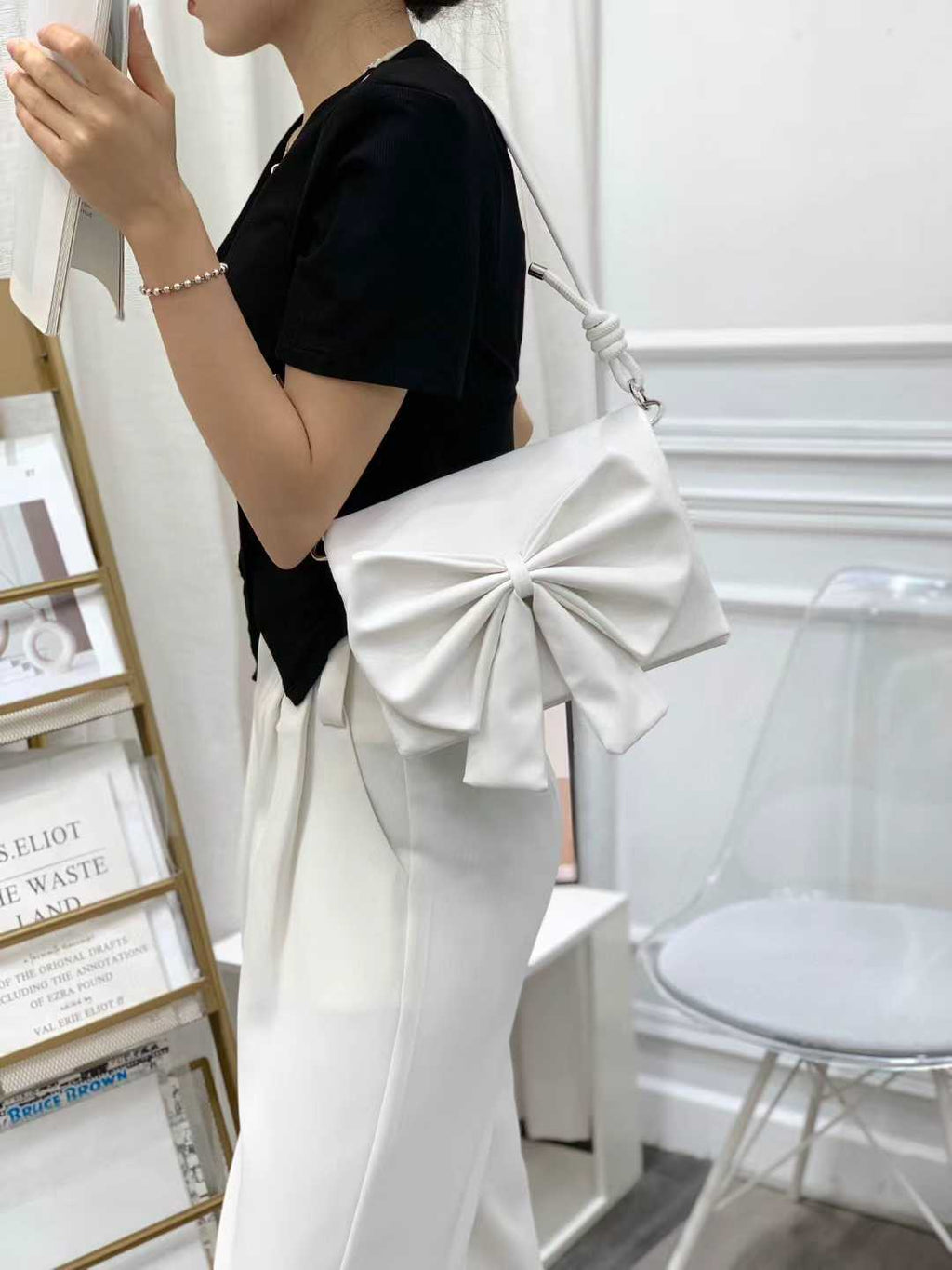 Elegant Bow Shoulder Bag for Women – Luxury Soft Leather Handbag