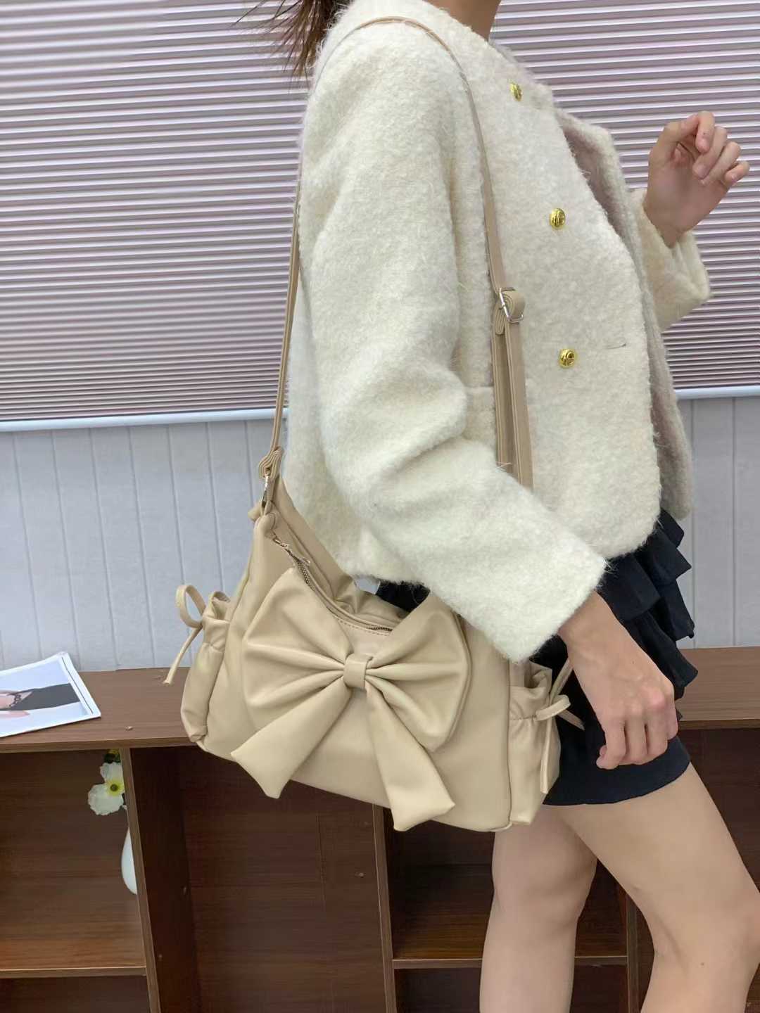 Cute Bow Shoulder Bag for Women – Elegant Fashion Handbag